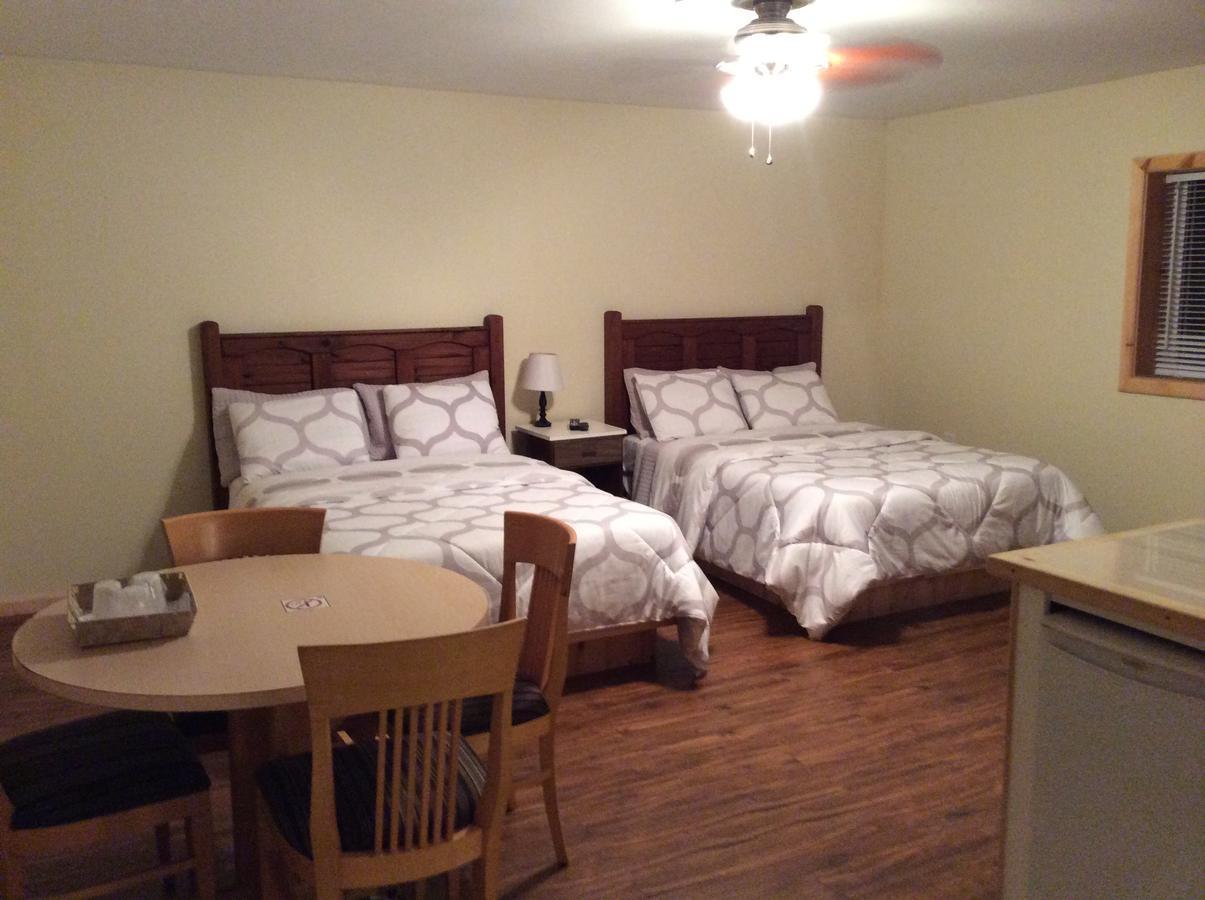 Tay Motel Waubaushene Ngoại thất bức ảnh